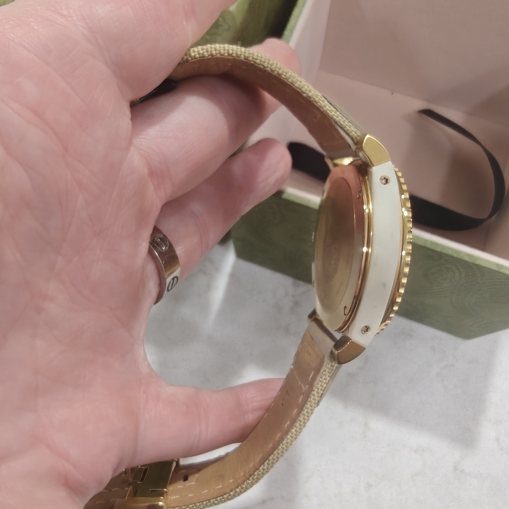 GUCCI Dive Watch - Picture 7 of 7